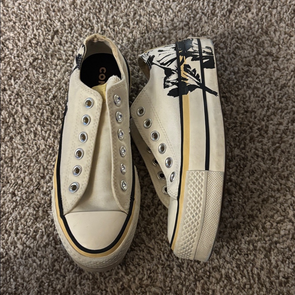 Converse Slip-On Low Top Sneakers in Cream and Black Trim. Missing laces